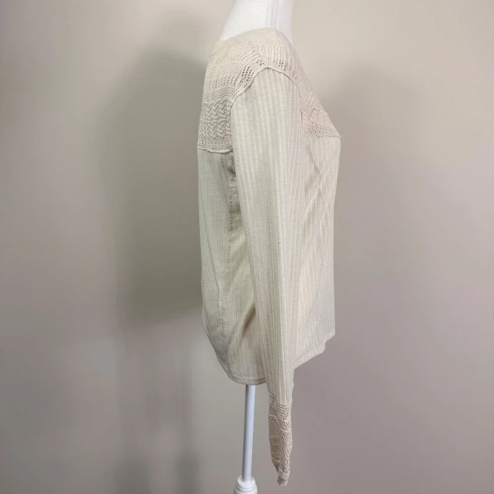 Free People Colette Cream Ribbed Knit Top Crochet Lace Yoke and Cuffs Size Lrg.